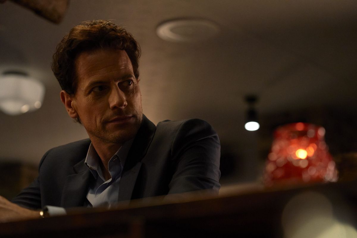 Ioan Gruffudd as Andrew