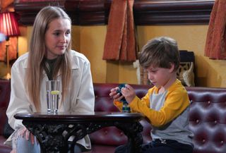 Frankie takes a shine to Ollie in EastEnders