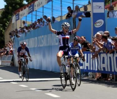 Pauline Ferrand Prevot (France) wins the sprint