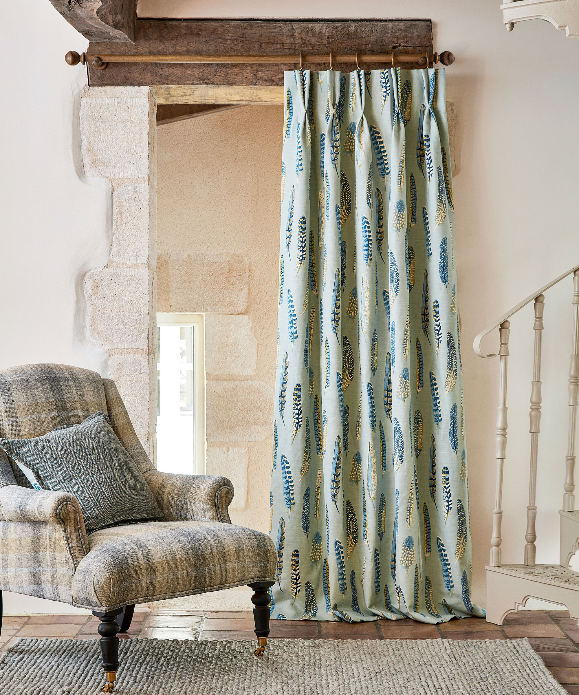 Country-curtain-ideas-for-living-rooms-4-Style-Library