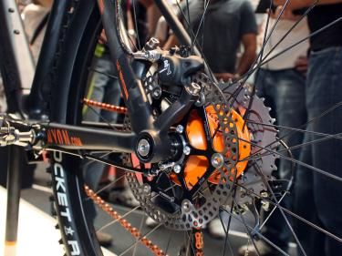 Post mount rear brake tabs are included on Canyon's Projekt frame.