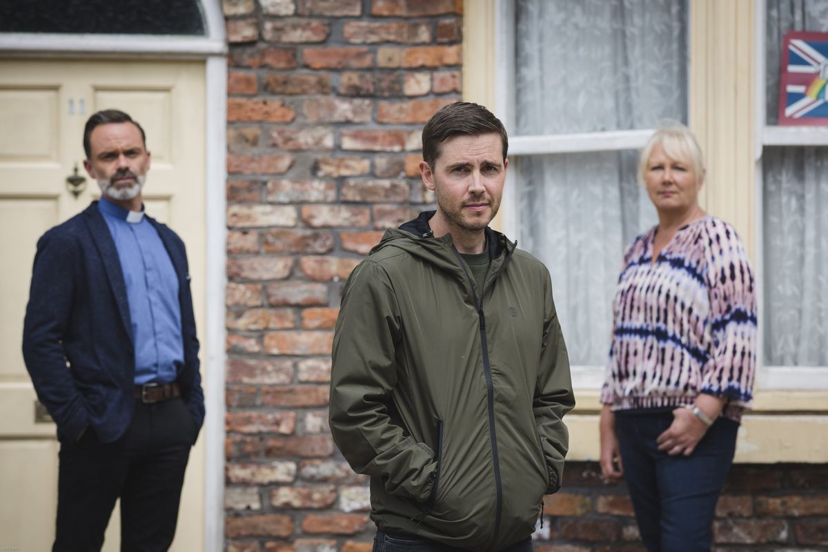 Coronation Street new Todd Grimshaw with Billie and Eileen