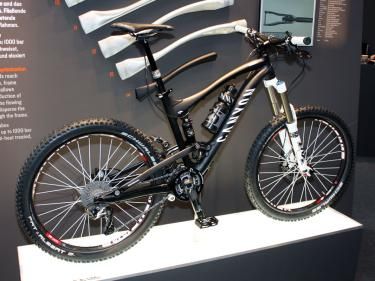 Canyon's new 160mm-travel Strive is lighter than the Torque ES it replaces.