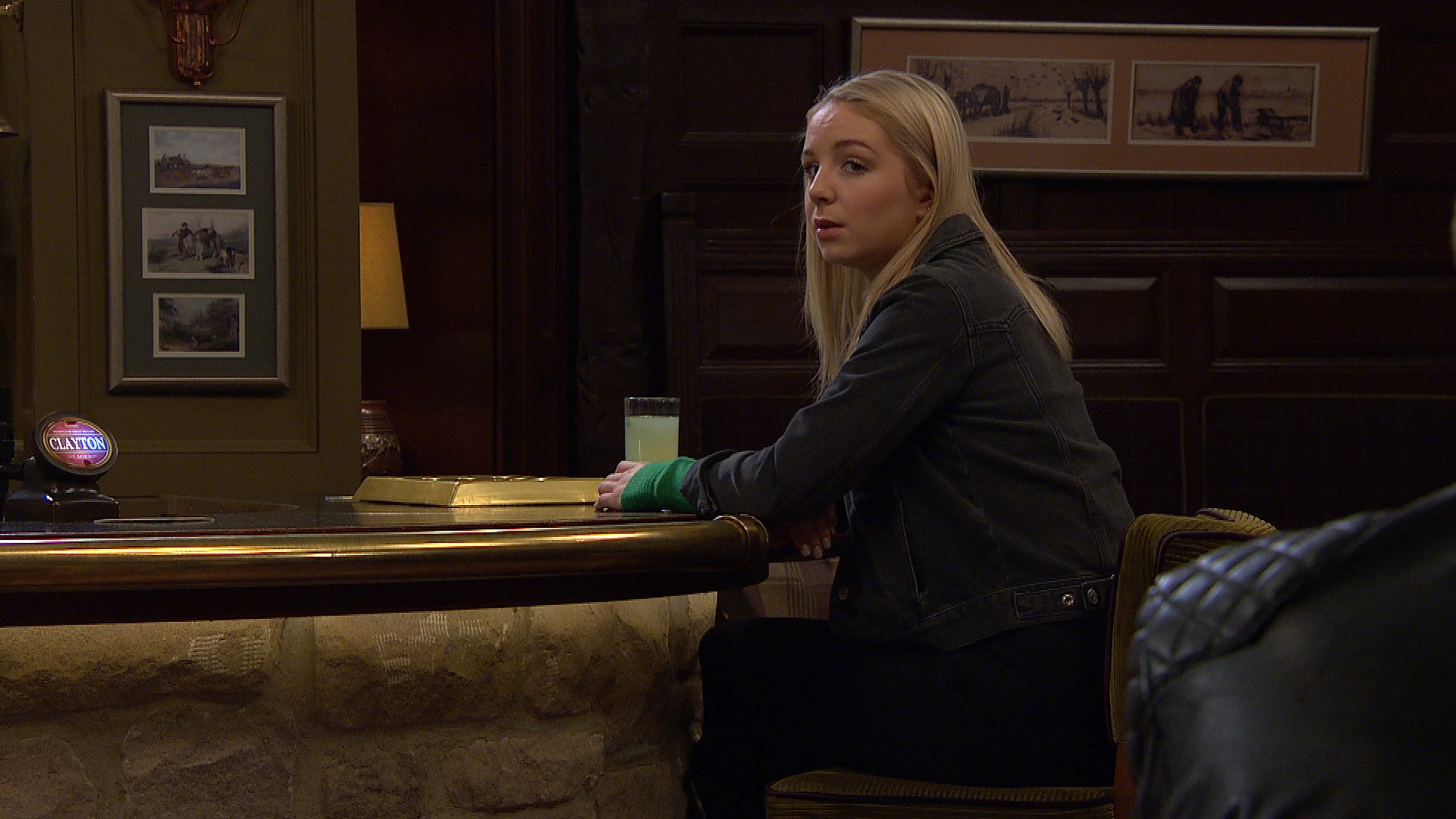 Belle is shocked to see Jamie and Andrea are back together in Emmerdale