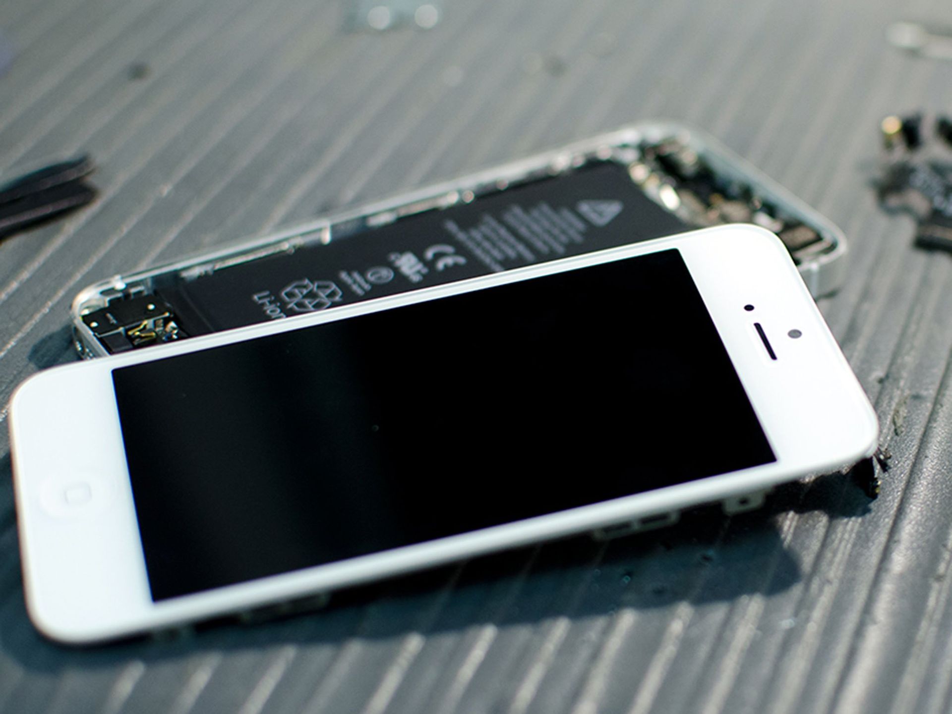 How to replace a cracked or broken screen on an iPhone 5 | iMore