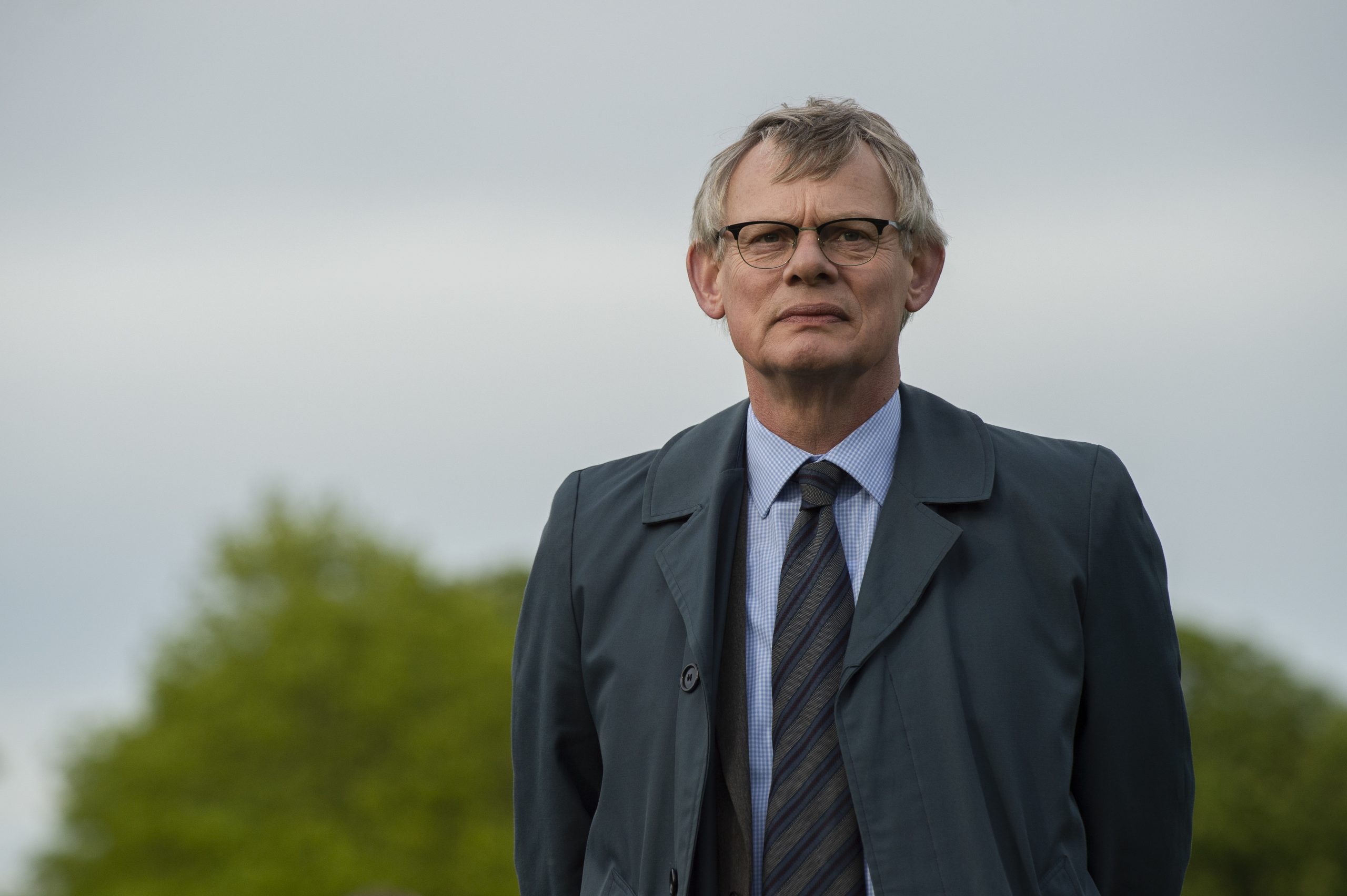 manhunt with martin clunes on netflix