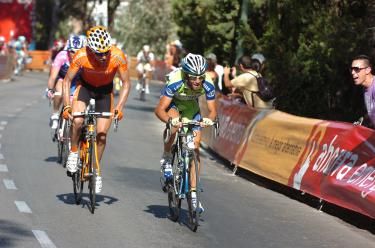 Vincenzo Nibali (Liquigas-Doimo) leads Igor Anton (Euskaltel-Euskadi) on the final heave to the line.