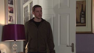 Coronation street spoilers: Mick holds Todd and Eileen Grimshaw at gunpoint!