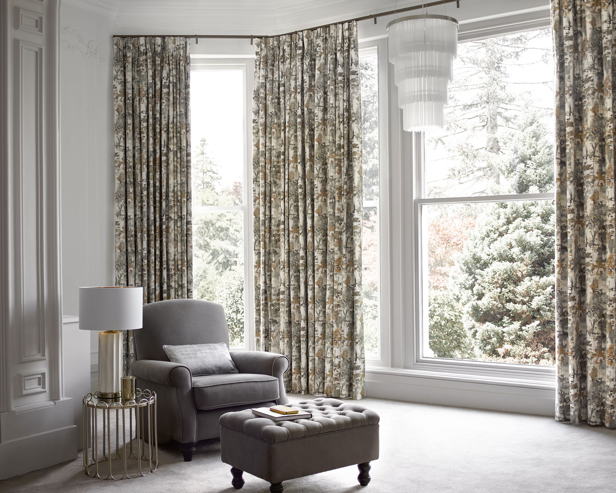 Country-curtain-ideas-for-living-rooms-3-Thomas-Sanderson