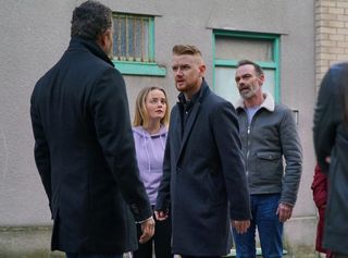 Gary leaps to Kelly's defence