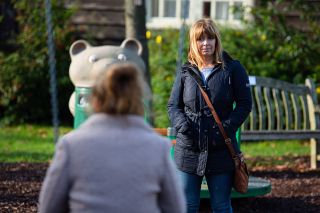 Rhona reaches out in Emmerdale