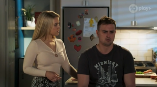 Neighbours, Roxy Willis, Kyle Canning