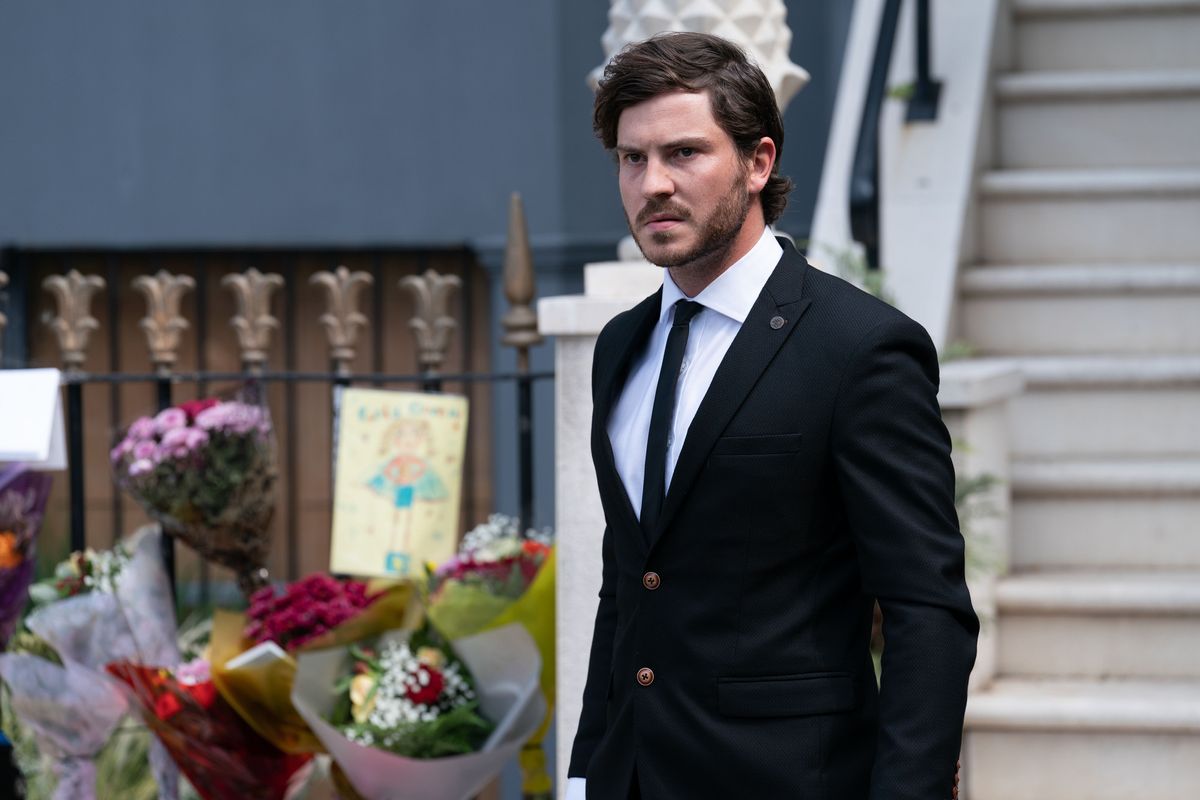 Gray is struggling at Chantelle&#039;s funeral in EastEnders