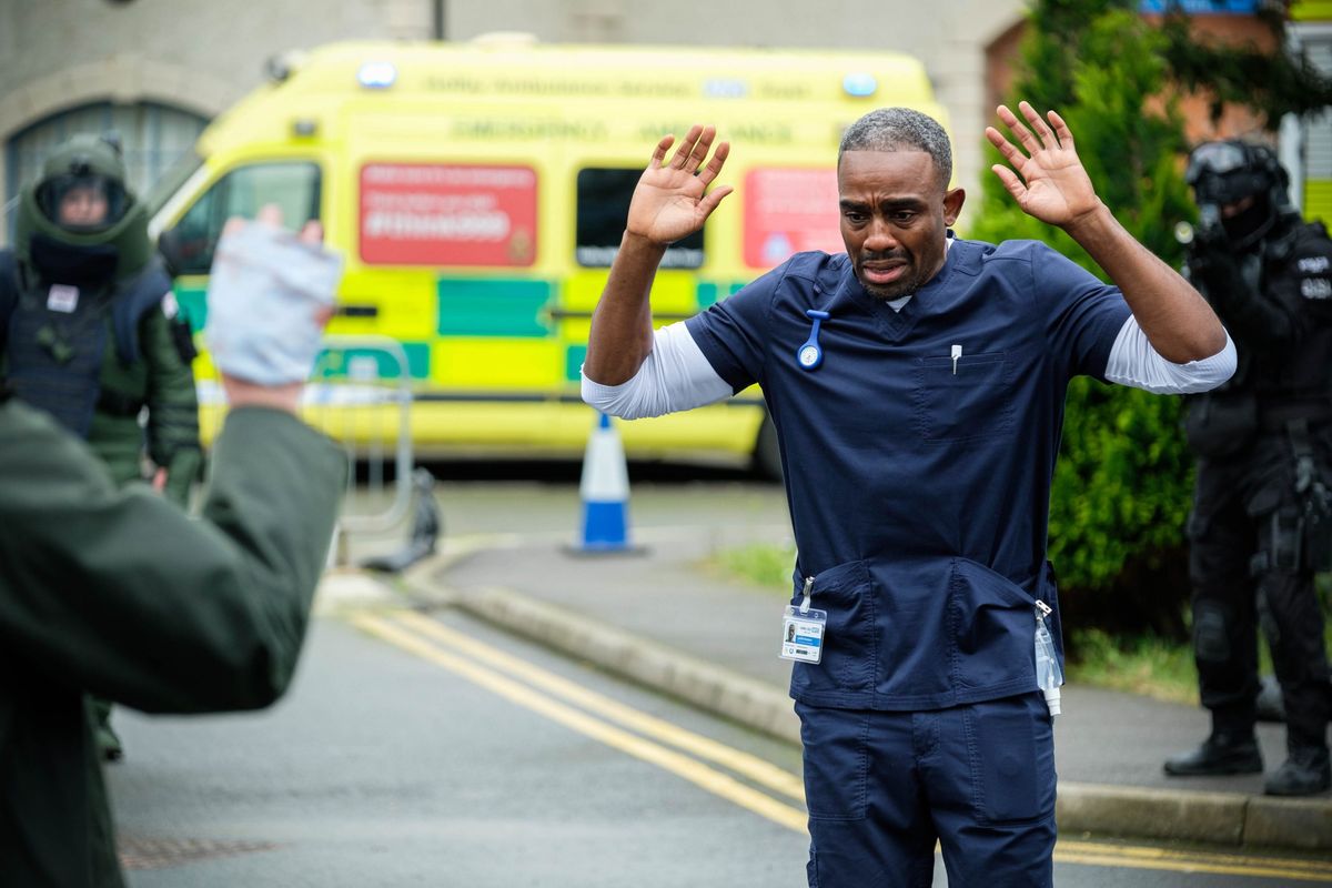 Jacob is surrounded by armed police, but essentially is on his own with vengeful Roy