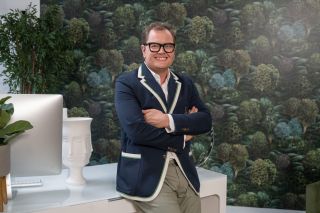 Alan Carr on the set of Interior Design Masters