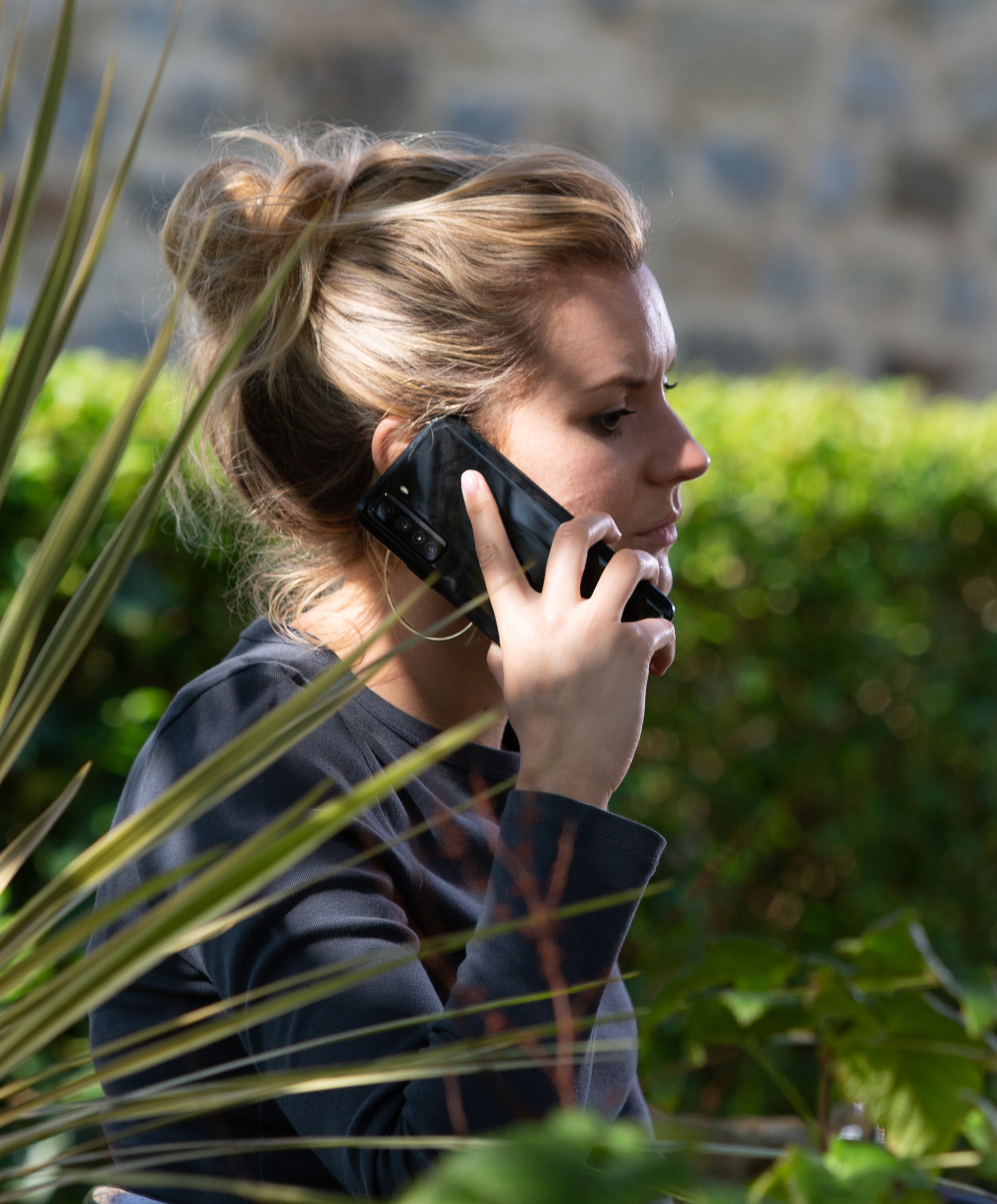 Dawn makes a phone call