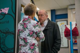 Coronation Street spoilers: Geoff Metcalfe threatens Sally?