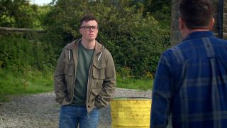 Paul lashes out at Vinny in Emmerdale