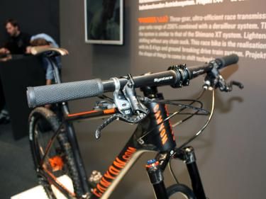 Canyon's project bike was fitted with Syntace flat carbon bars.
